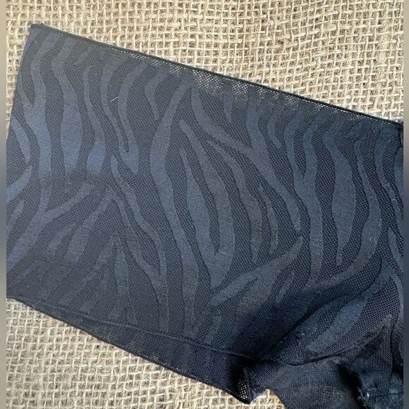 VS very sexy hip hugger cheeky panty in black zebra print size small - Picture 2 of 5